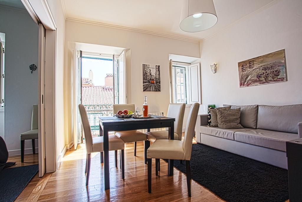 Downtown Apartments Bica Lisbon Bagian luar foto