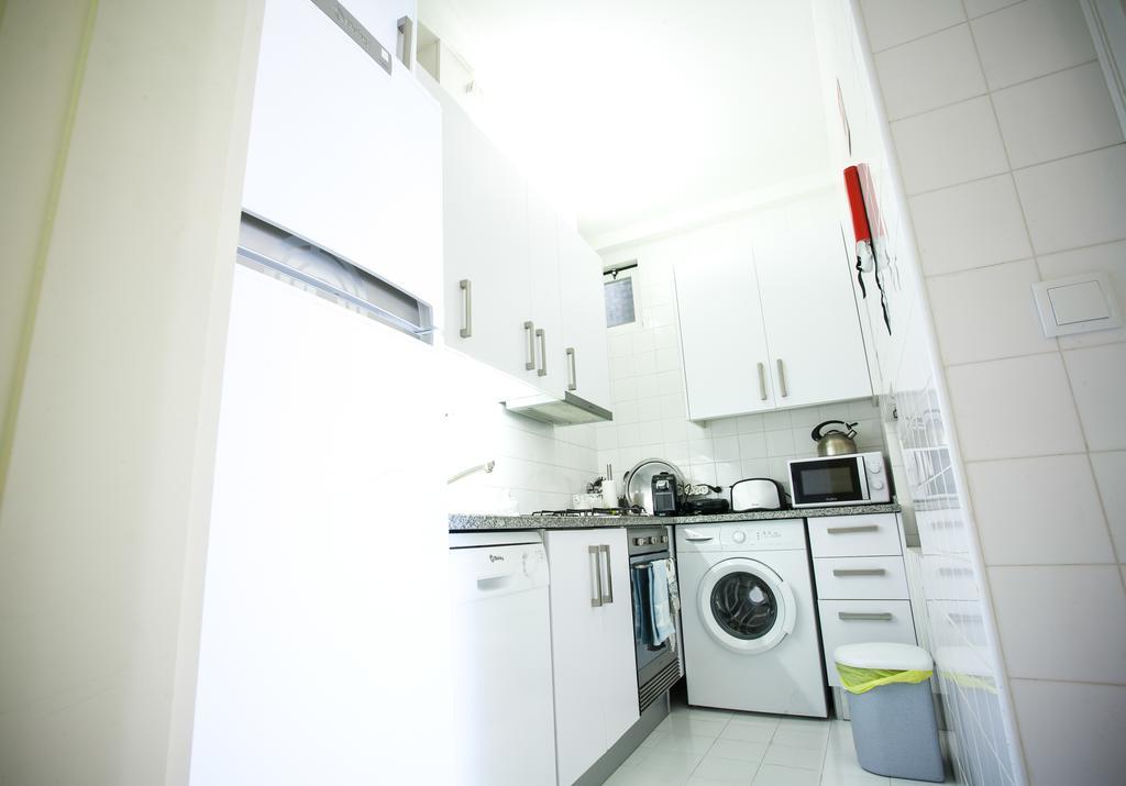 Downtown Apartments Bica Lisbon Bagian luar foto