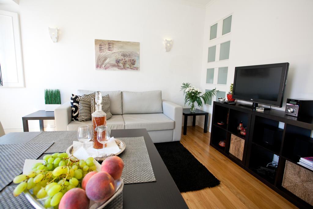 Downtown Apartments Bica Lisbon Bagian luar foto