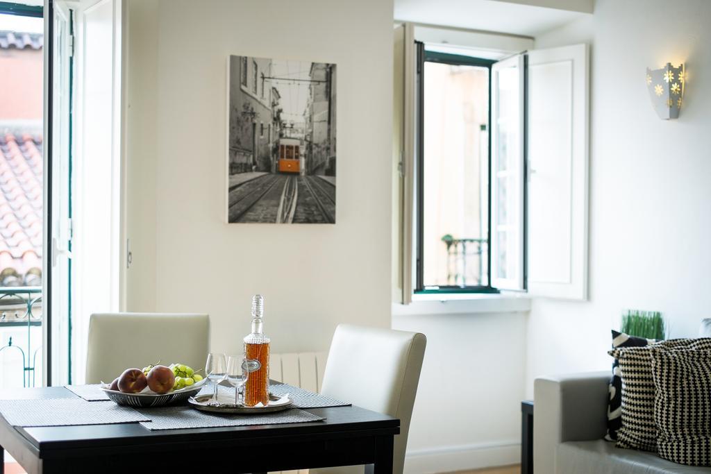 Downtown Apartments Bica Lisbon Bagian luar foto