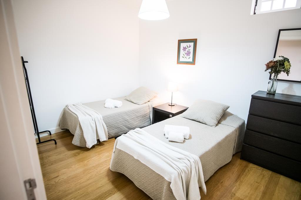 Downtown Apartments Bica Lisbon Bagian luar foto