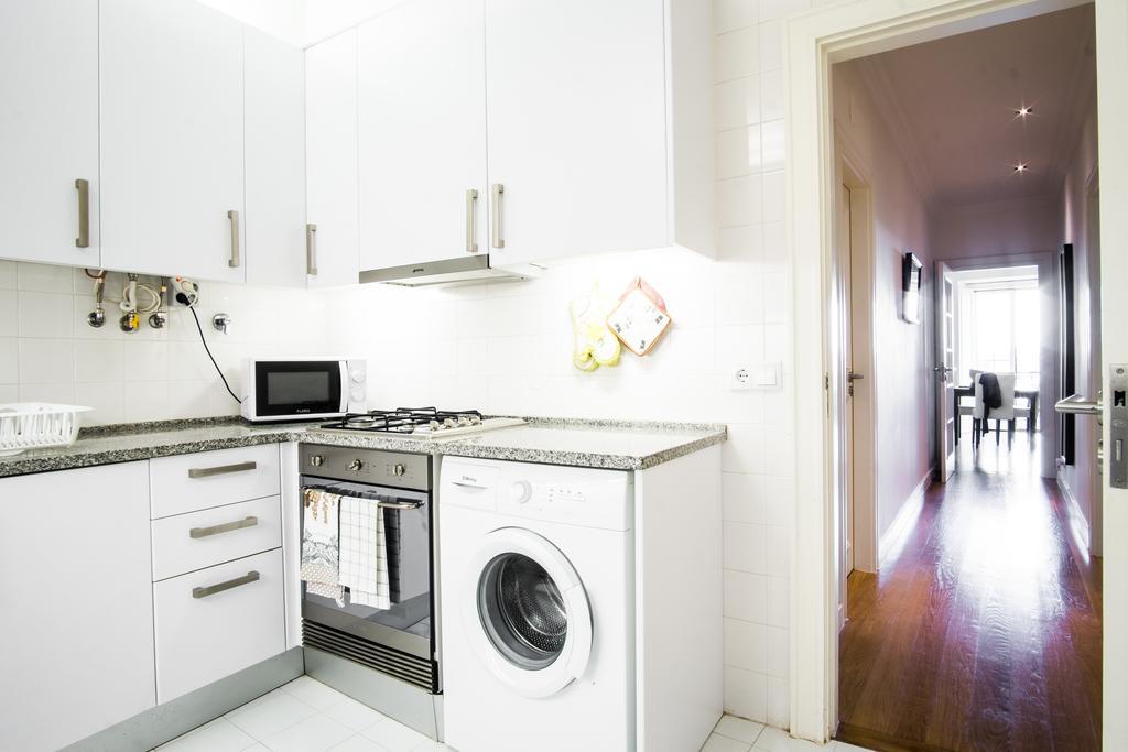 Downtown Apartments Bica Lisbon Bagian luar foto