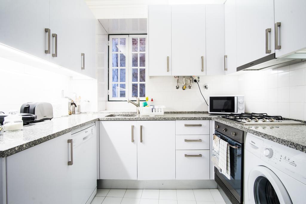Downtown Apartments Bica Lisbon Bagian luar foto