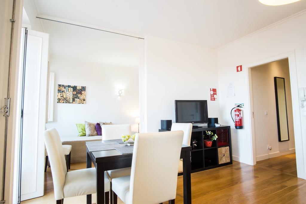 Downtown Apartments Bica Lisbon Bagian luar foto
