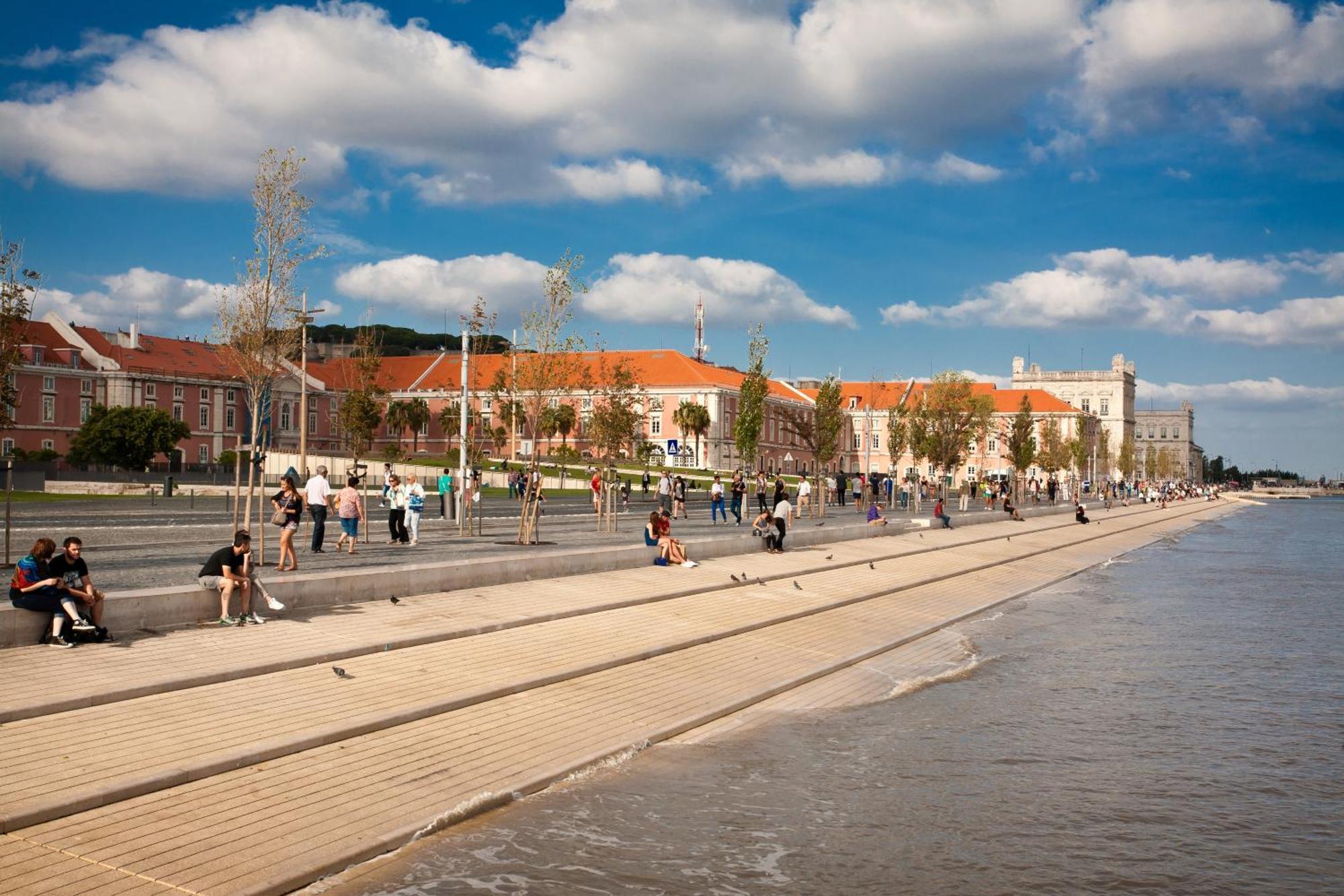 Downtown Apartments Bica Lisbon Bagian luar foto